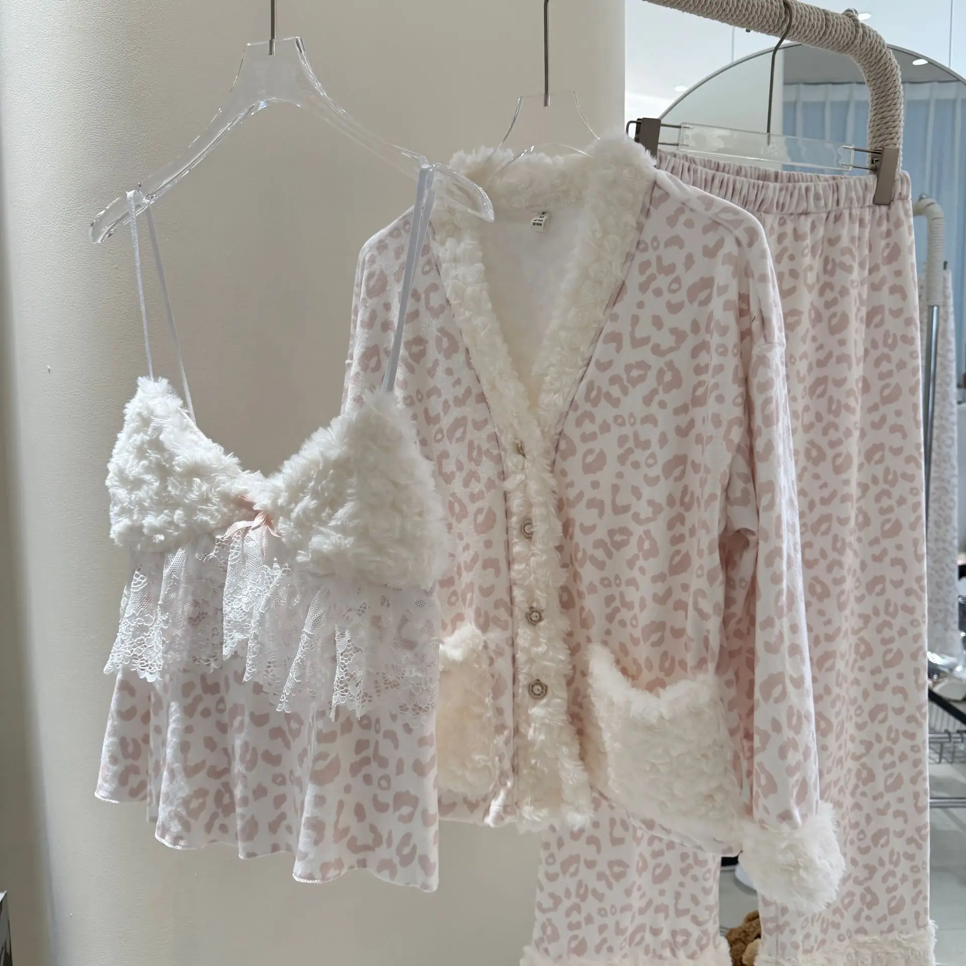 Pink Leopard Velvet Women Sleepwear Elegant 3PCS Robe Pajamas Set Lounge Wear Autumn Winter Homewear Trouser Suits Loose Pijama