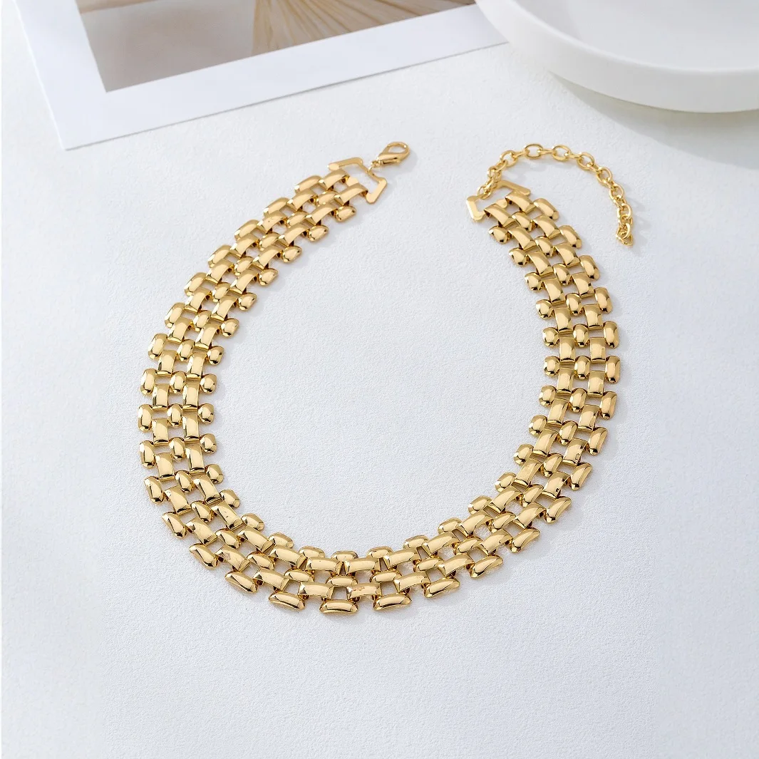Fashionable and Elegant Multilayer Geometric Square Wide Metal Plaid Necklace Women's Exaggerated Alloy Jewelry  Accessories