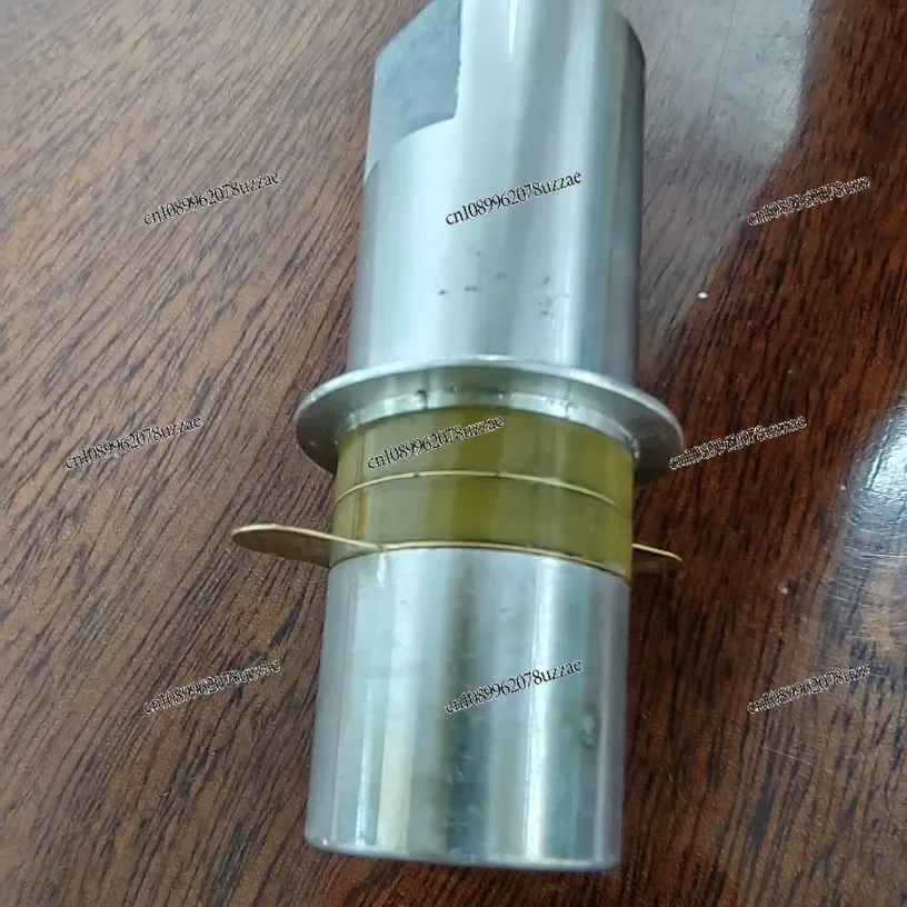 Ultrasonic Oscillator For Spot Welding And Hammer Flattening Machine In Shoe Making