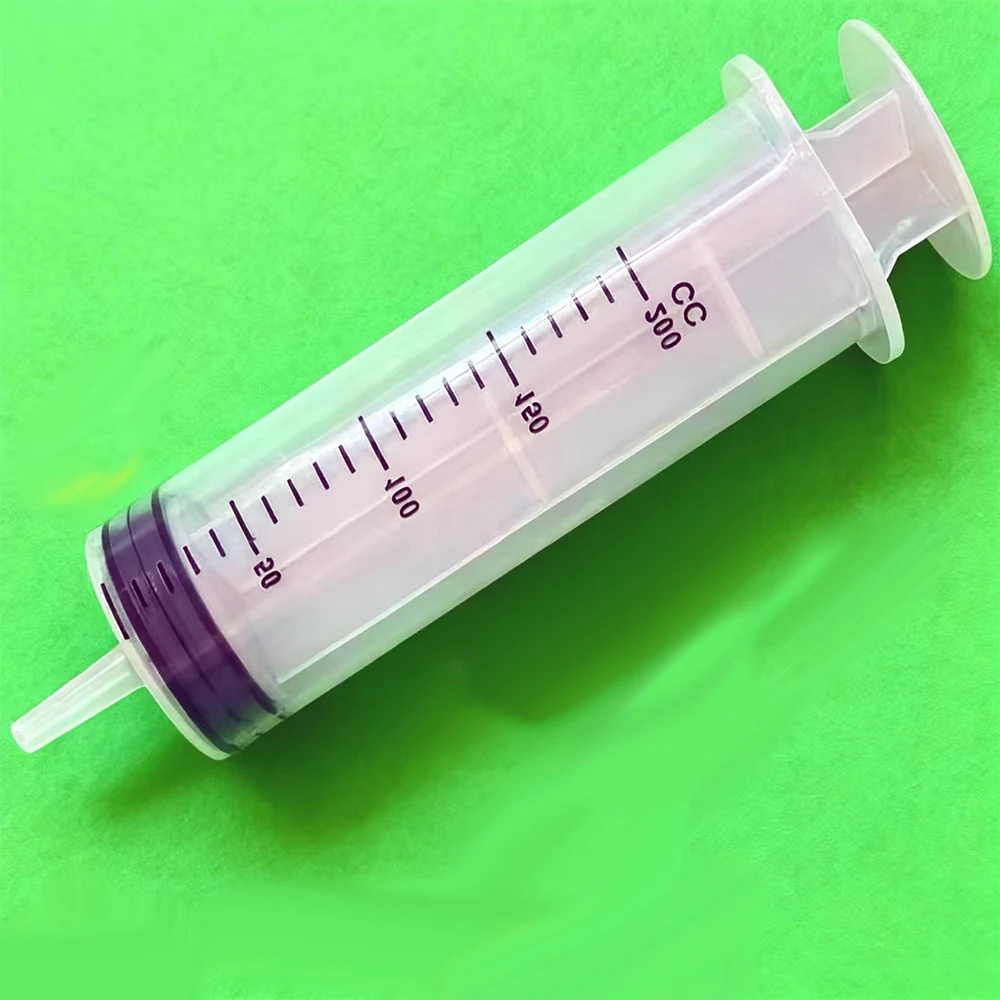 Industriële veterinaire kunststofspuiten met capaciteiten van 1000ml, 550ml, 350ml, 200ml, 100ml, 60ml, 20ml, 10ml, enz. Geschikt voor laboratoriumdosering, industriële voeding, voeding van