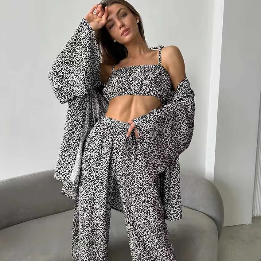 

Leopard Print Spwear Tee Piece Set Women's Summer Lightweight V-Ne Svel Home Comfortable Underwear orts