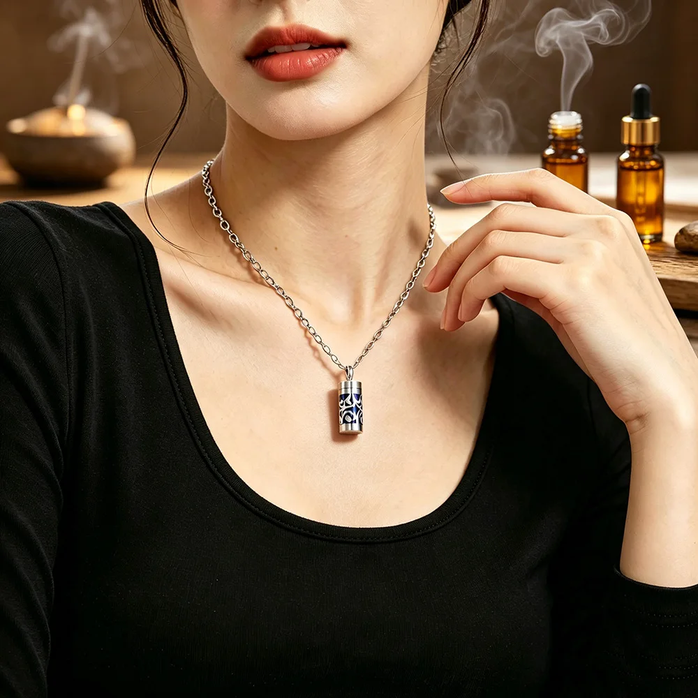 Aromatherapy Necklace Diffuser Pendant 316L Stainless Steel Locket Aroma Perfume Essential Oil Diffuser Pendant Chain Necklaces