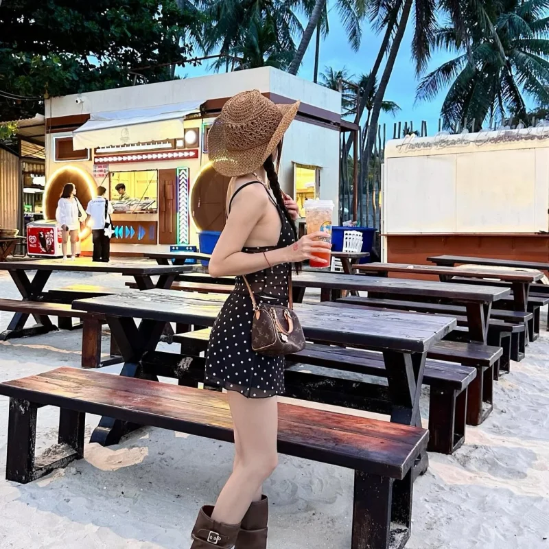 

Новый женский купальник Thai Sle 2026: сексуальный дизайн с юбкой в горошек, кружевом и прозрачными вставками – идеально для отдыха на горячих источниках