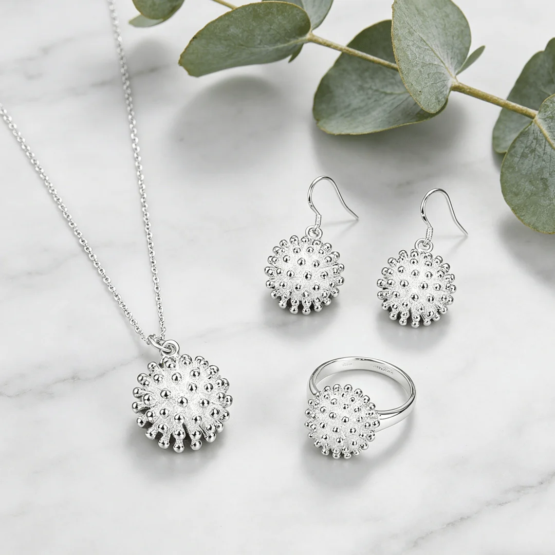 Neues beliebtes Schmuckset aus 925er Sterlingsilber mit hübscher Blumen-Halskette, Ohrringen und Ring für Damen, Hochzeitsaccessoires, modisches Partygeschenk
