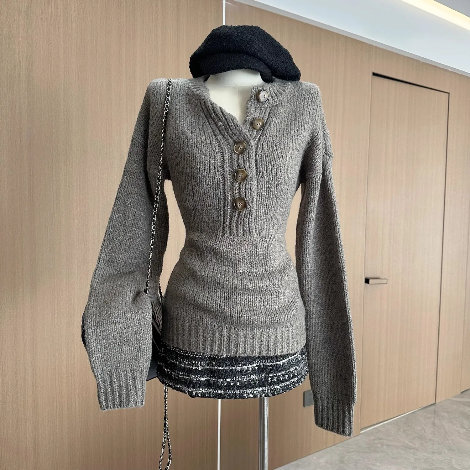 

High End Warm and Comfortable Thick Knitted Sweater for Women, Minimalist Top for Autumn Winter