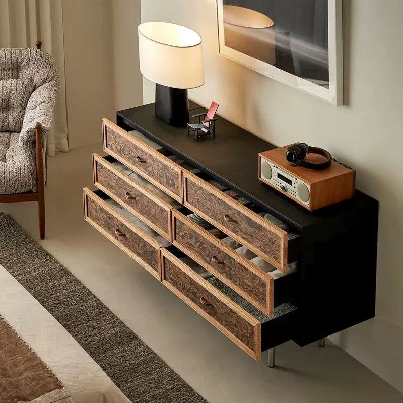 Спальня у стены Средневековая мебель для хранения вещей, прикроватная тумбочка