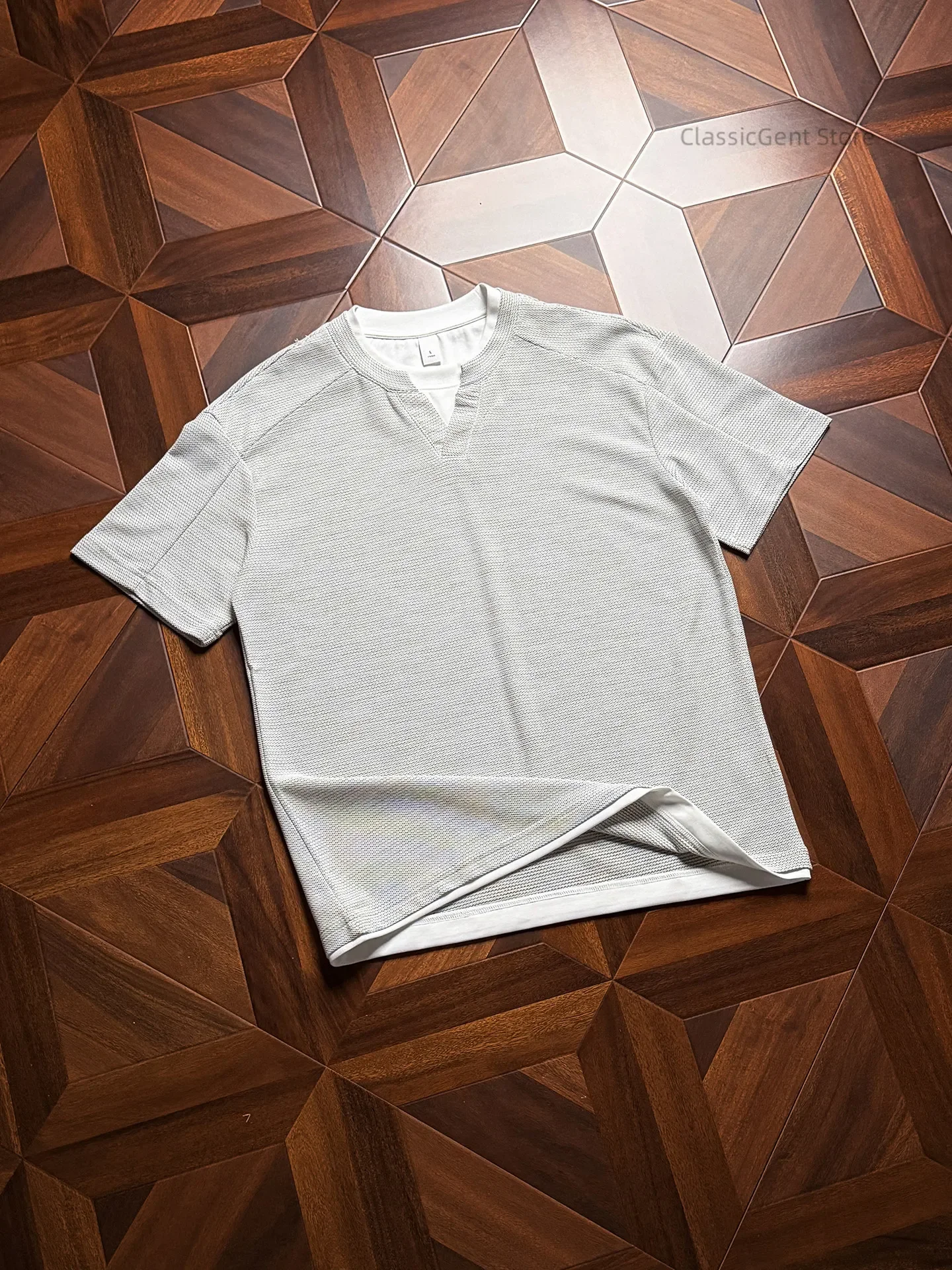 Fake two V-neck stacked vision, rainbow cotton 6.7OZ loose short-sleeved T-shirt exquisite and durable