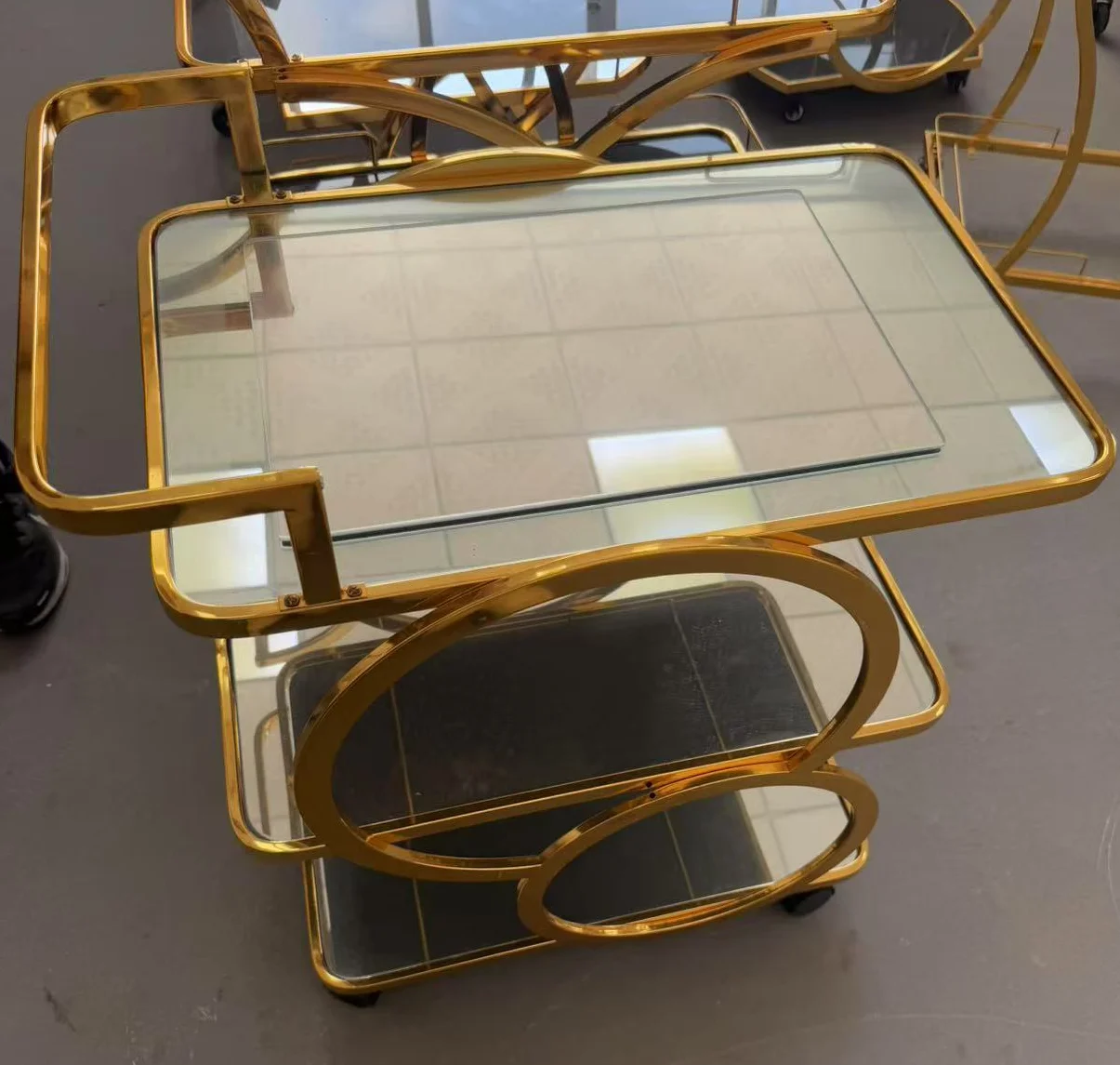 Metal three-layer gold wedding mobile dining car with wheels, suitable for banquet and event catering decoration