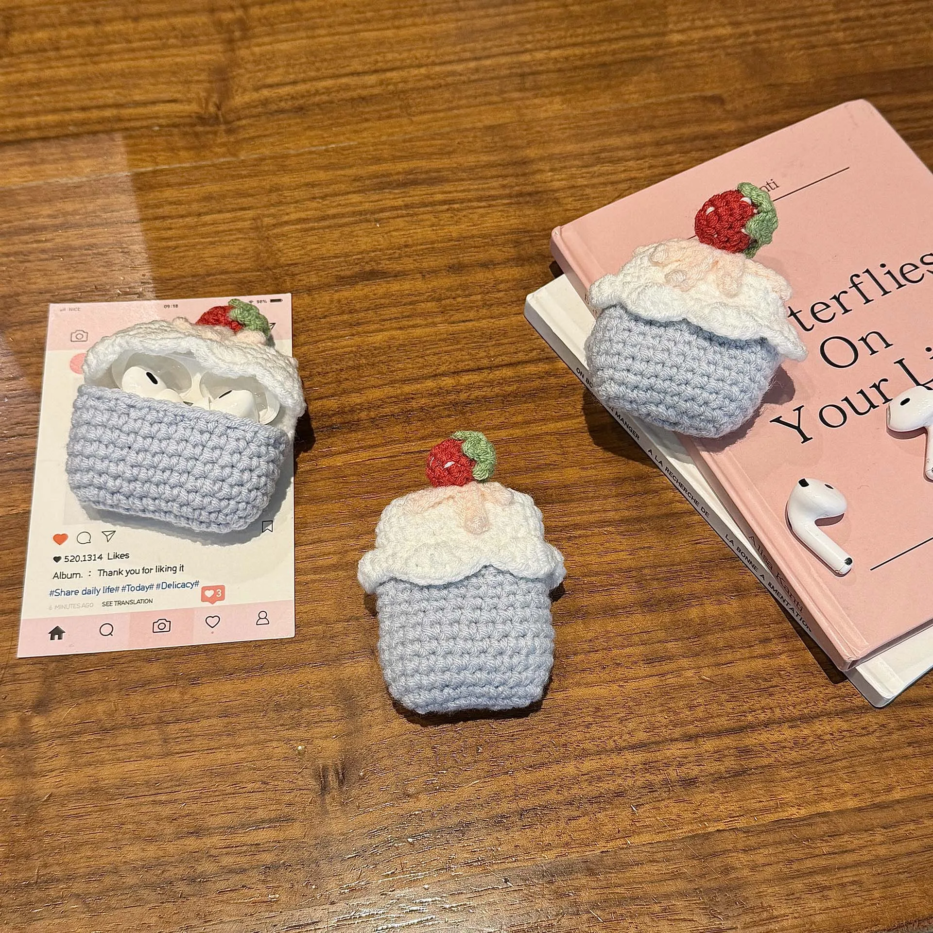 

Милый чехол-кекс с клубничкой для AirPods Pro 2, вязаный вручную защитный чехол для AirPods 4/3/1/2 в стиле Ins