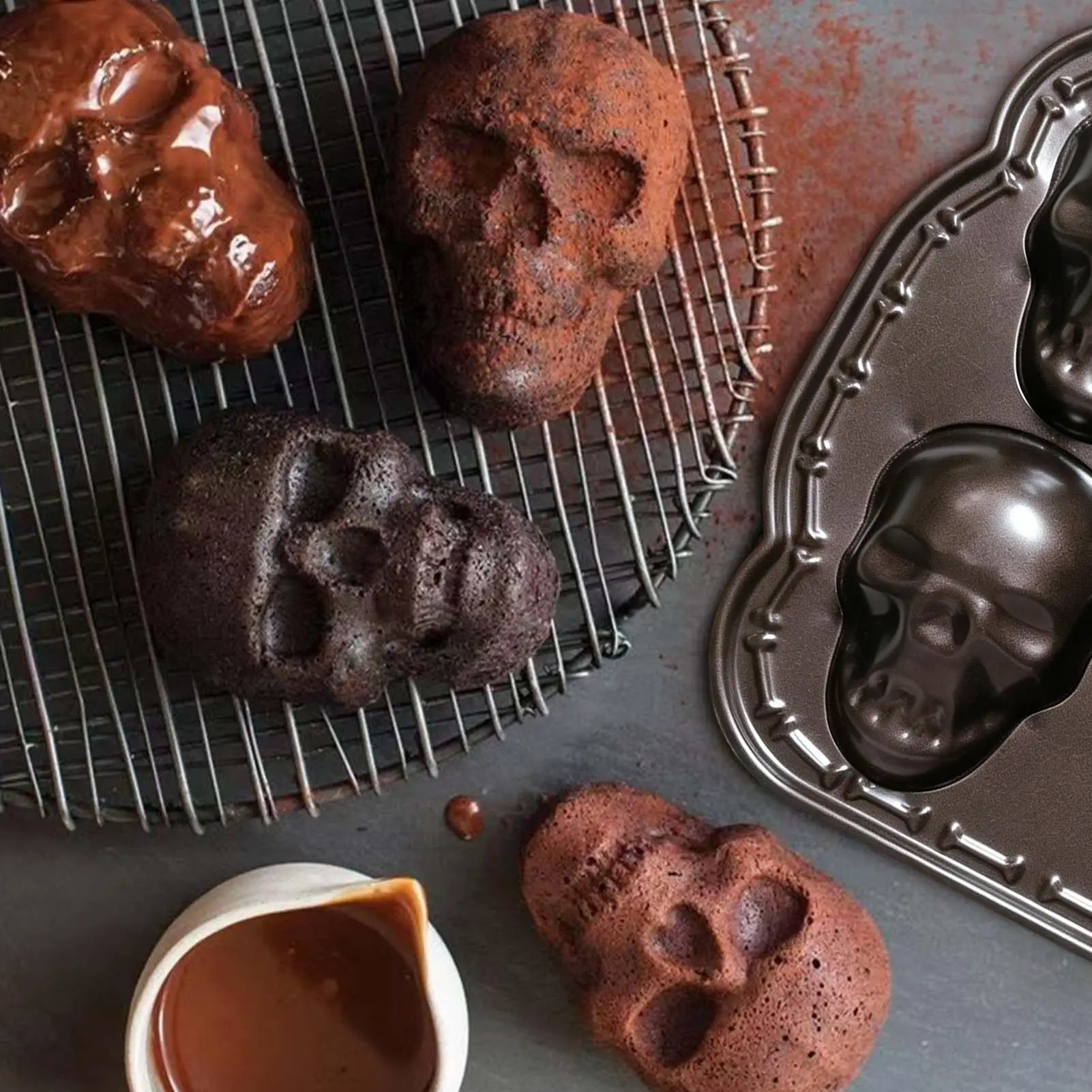 Skeleton Cake Mold 6-Cavity Metal 3D Cookie Bakeware Tray Halloween Skeleton Mold for Home Apartment Restaurant Bakery Kitchen
