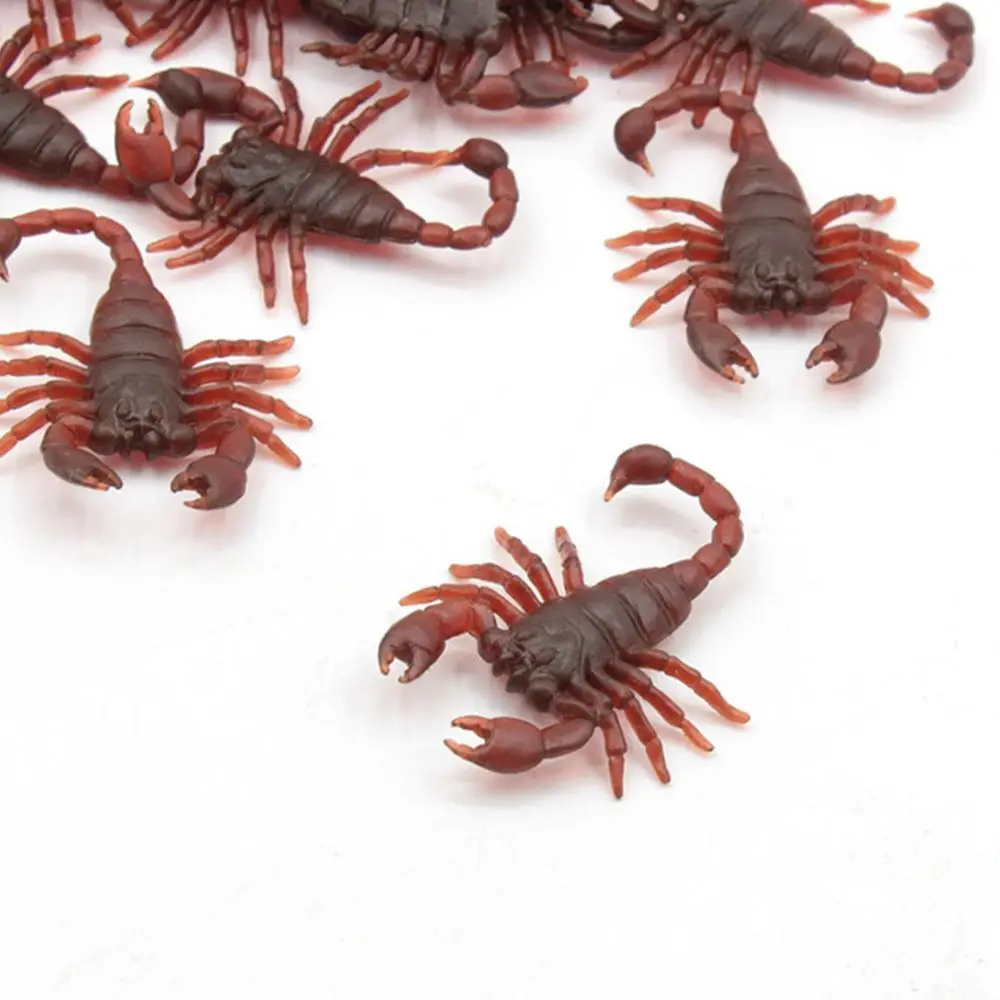 Mosche Scherzo Scorpione Centipede Giocattolo per il giorno degli infenti Gadget per insetti imitazione Halloween