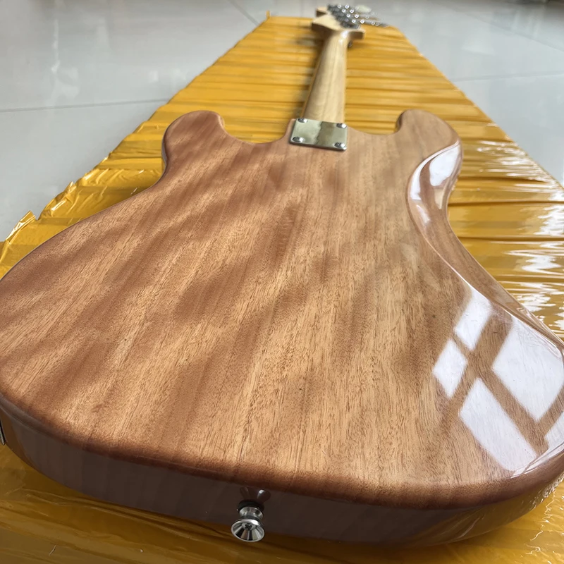 Customized unbridled electric bass, made of solid wood, professional grade, fast delivery.