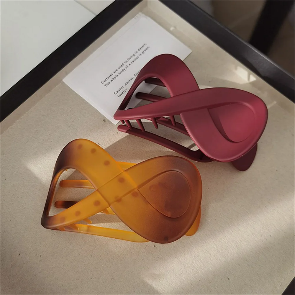 مخالب مشبك شعر أنيق للنساء والفتيات، أغطية رأس على شكل ذيل حصان، دبابيس شعر كبيرة، إكسسوارات شعر بسيطة على شكل قرش، غطاء رأس أنيق