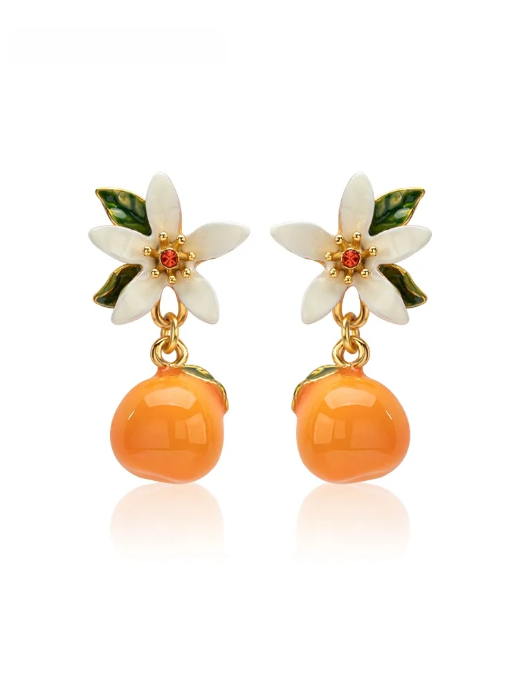 orecchini-a-fiore-d'arancio-smaltati-gioielli-alla-moda-regalo-per-fidanzata-migliore-amica-orecchini-a-clip-stile-country-materiali-misti