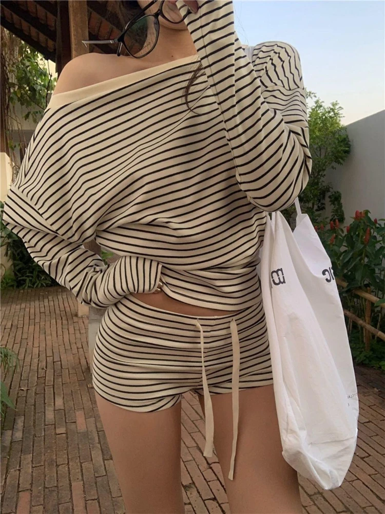 Spicy Girl Retro Striped 2 Piece Set Long Sleeve Y2k Crop Tops Woman +  Slimming Fashion Shorts Korean Style Outfits Suit