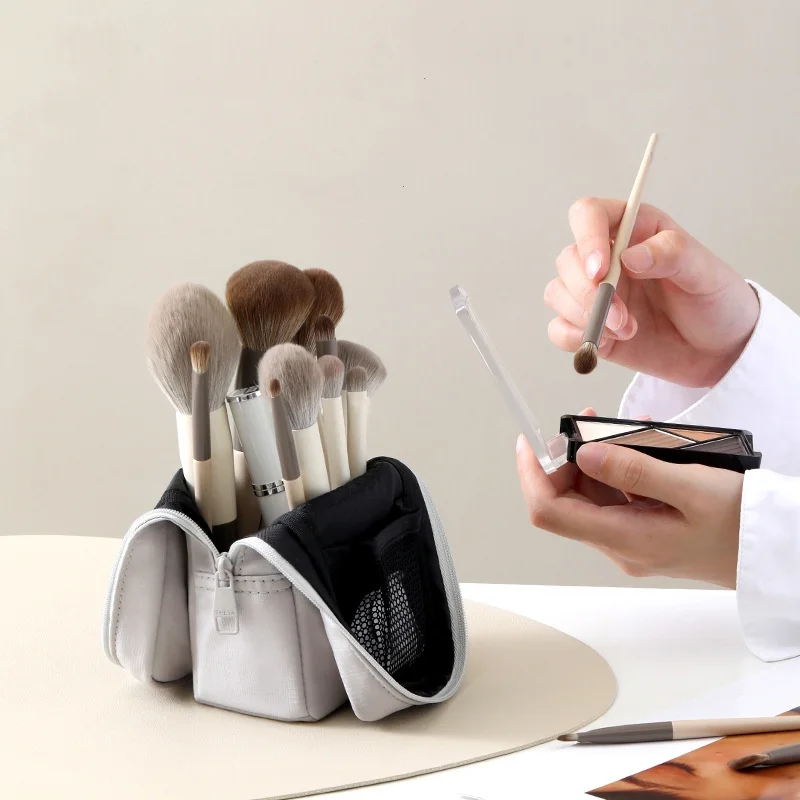 Portable Makeup Brush Bag Magnetic Stand Makeup Storage Travel Cosmetic Organizer Holder Box Lady's Travel Toiletry Bag Vertical
