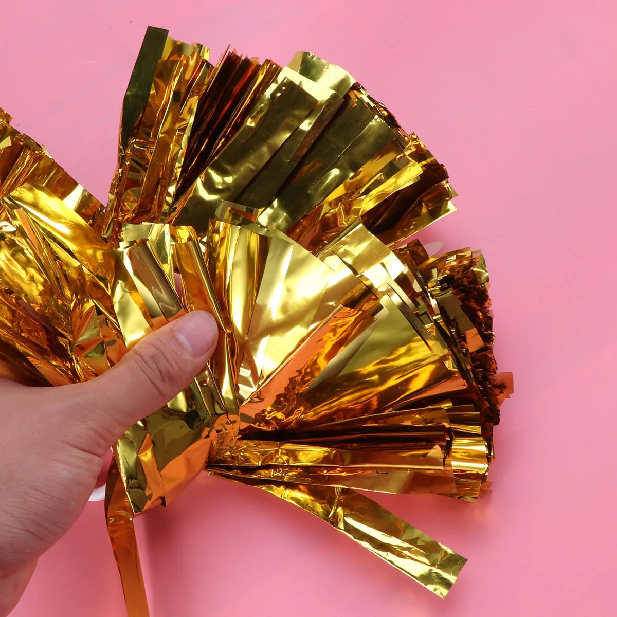 

2Pcs Plastic Pom Poms Cheerleader Gold 30cm Glossy Lightweight High School College Football Baseball Basketball Cheer