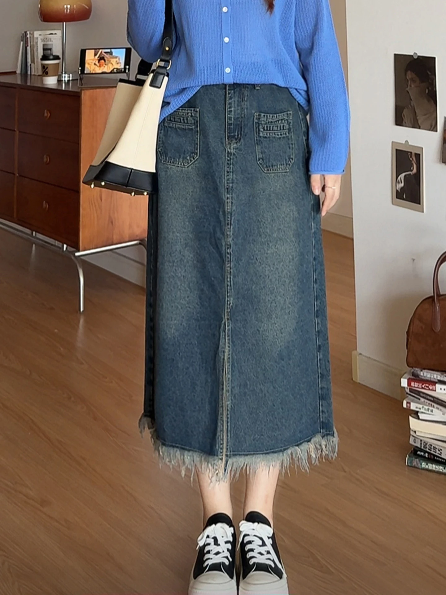 

Джинсовая юбка больших размеров с разрезом по краю, потертая моющаяся осенняя новинка, корейская юбка трапециевидной формы с высокой талией для полных...