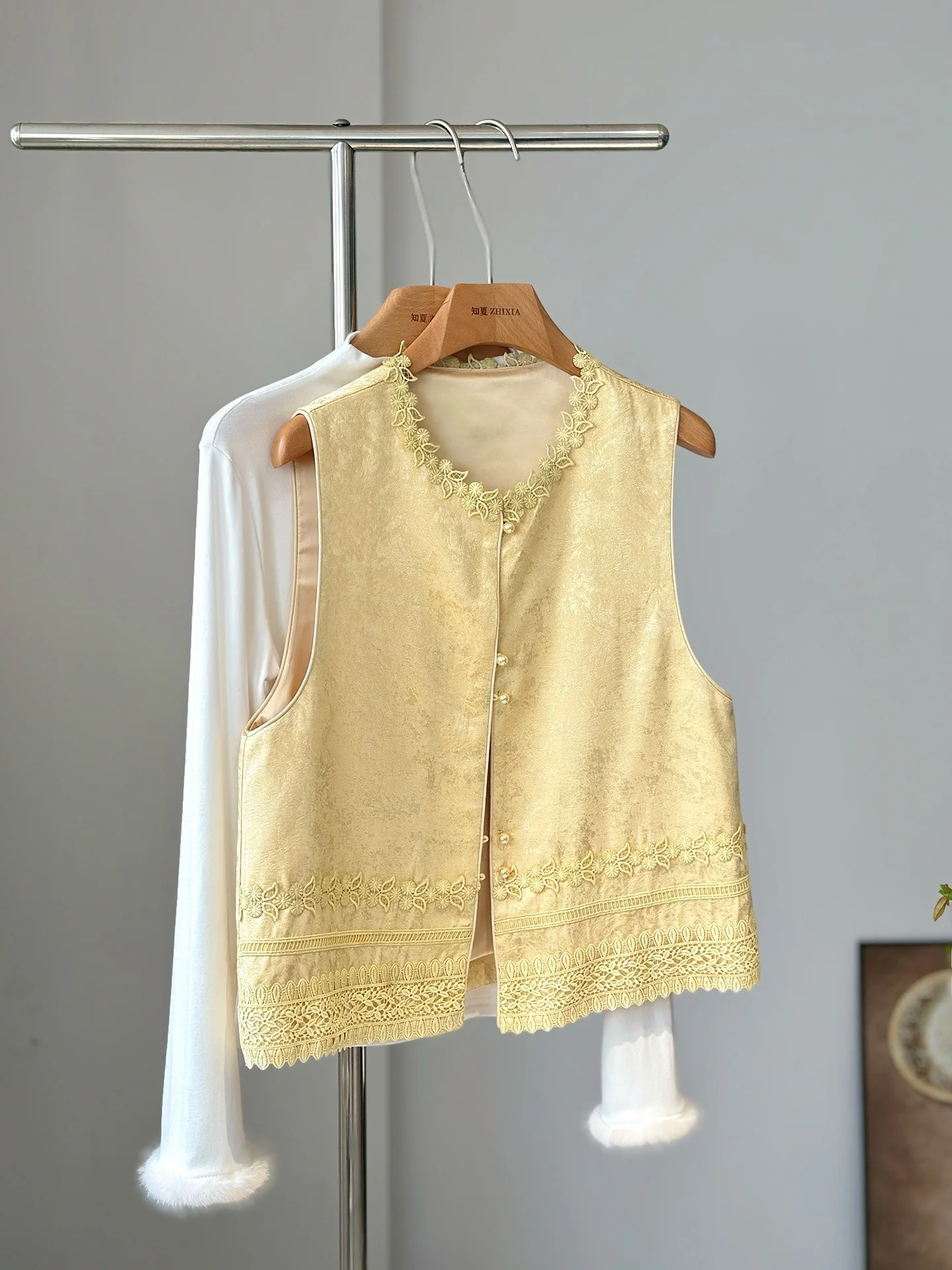 Yellow Floral Embro…