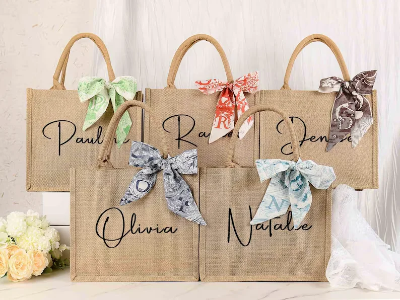 Personalized Jute Bag for Bridesmaid Burlap Tote With Name Custom Burlap Gift Bag Bridesmaid Tote Bag Beach Bridal Party Gift