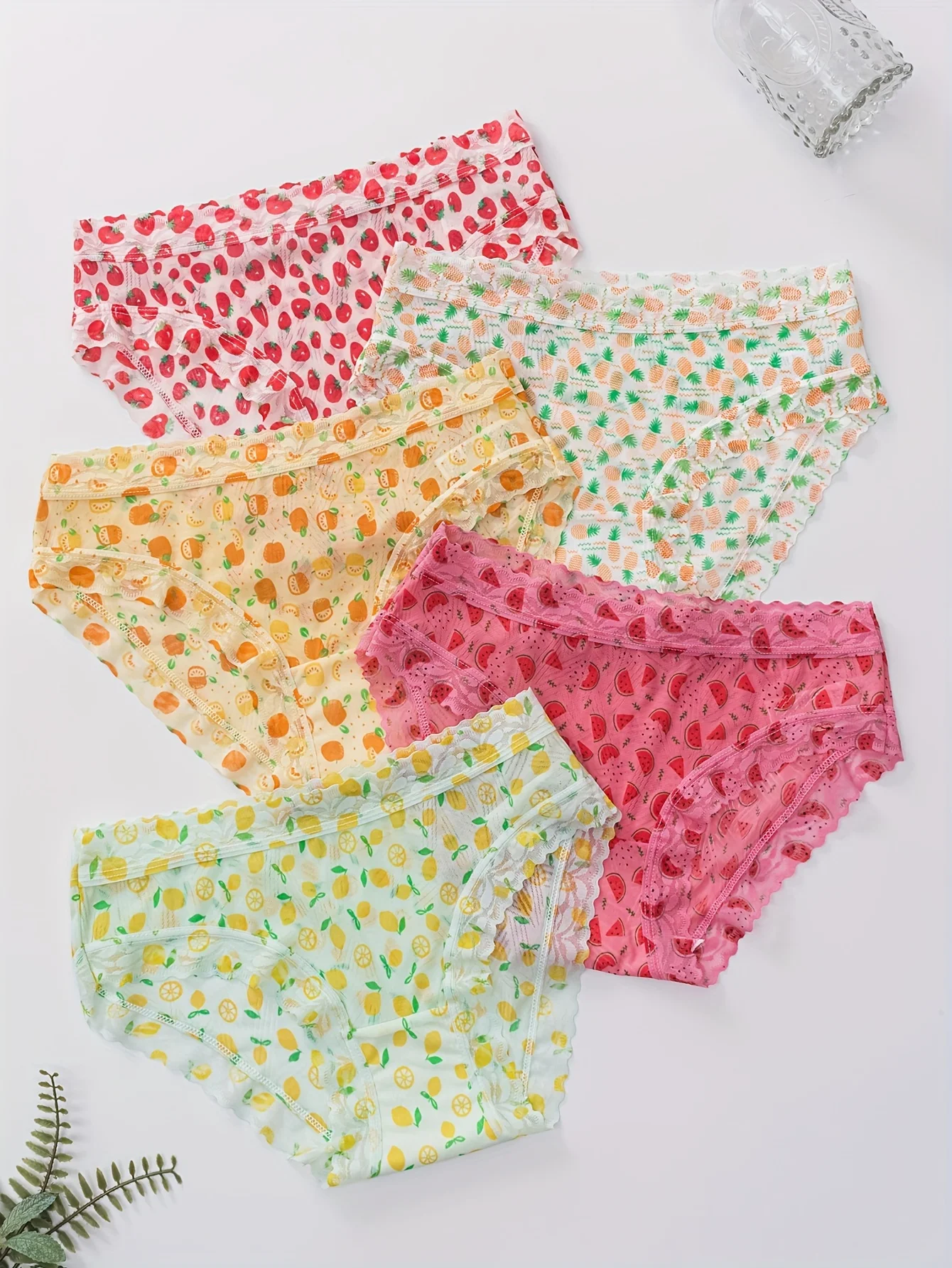 5-piece set of breathable cotton inner lining children's briefs with fruit and strawberry patterns, comfortable girls' underwear