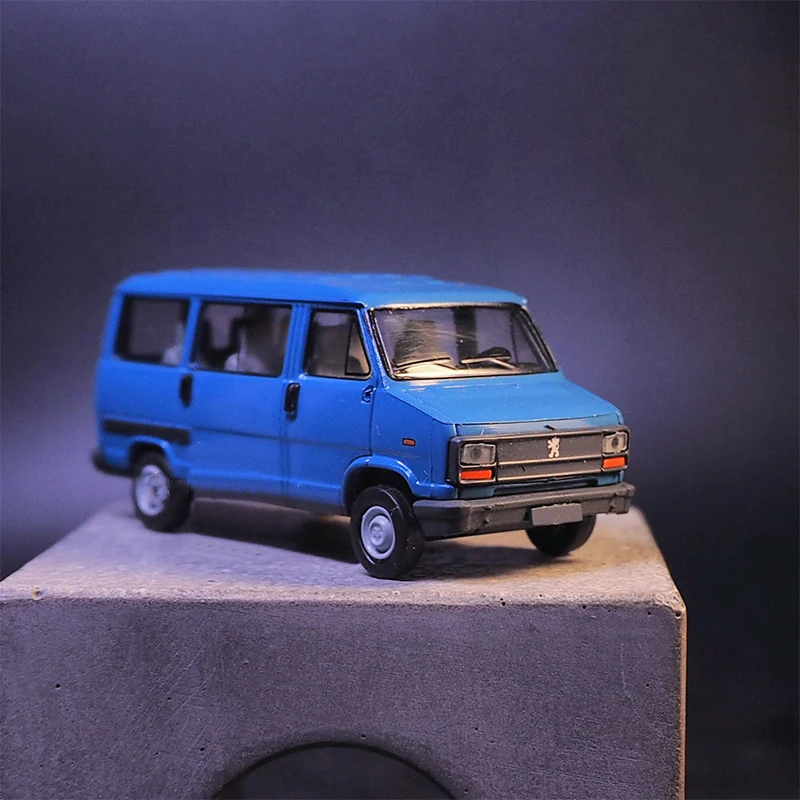 J5 버스 1982 시뮬레이션 플라스틱 자동차 모델, 정적 디스플레이, 수집용 장난감 선물, 기념품 장식, 1/87 체중계