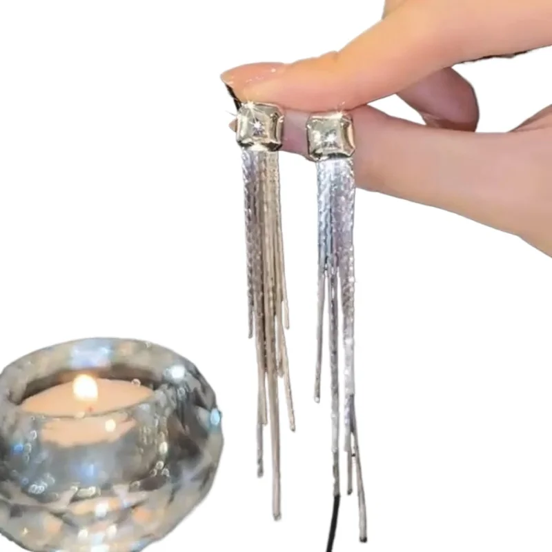

Fashion long tassel women's niche high-end earrings, new ear clips, no earrings.