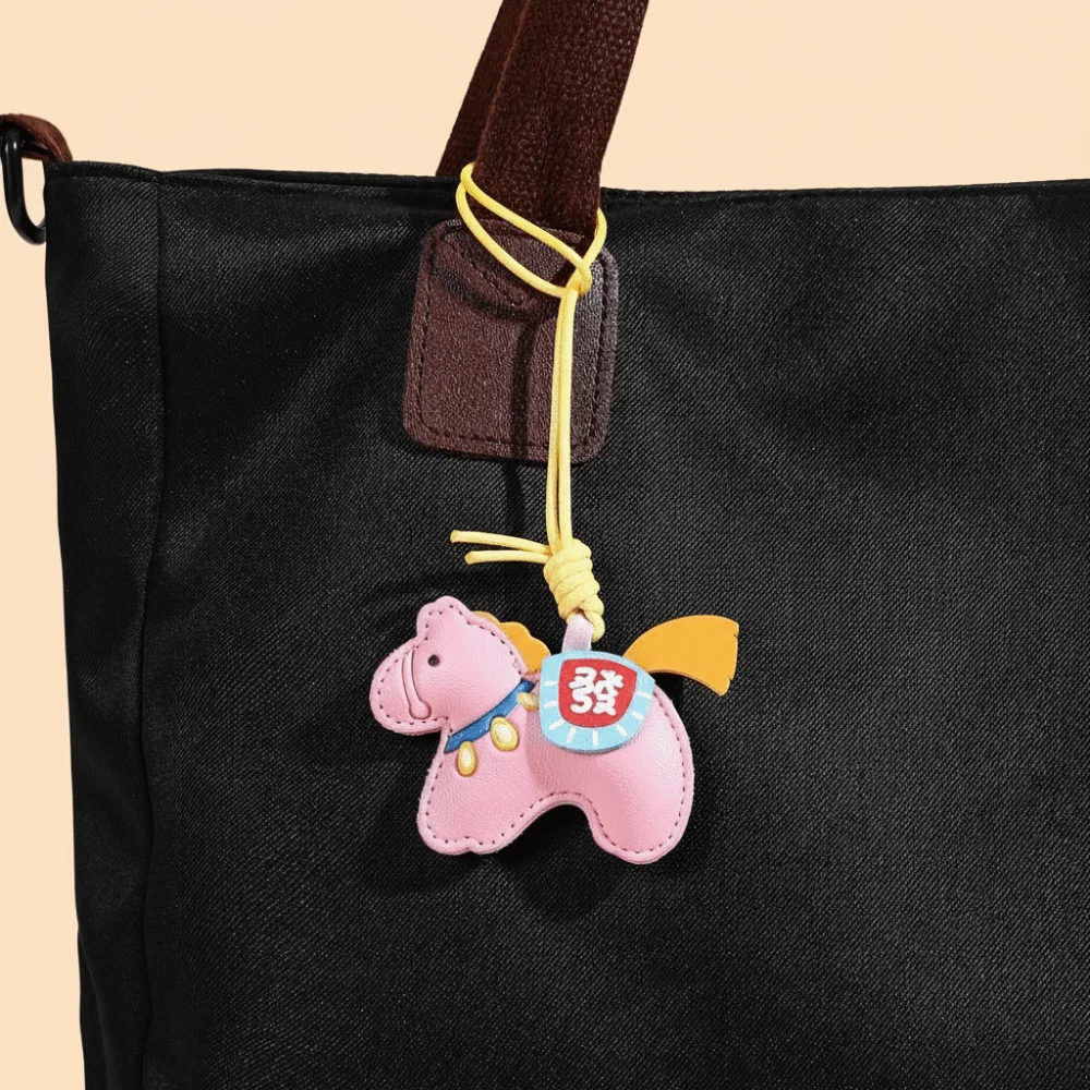 الكرتون الحصان المفاتيح 2026 سنة الحصان الصينية زودياك زودياك المهر حقيبة معلقة الحصان حلية الجلود الحصان قلادة ديكور المنزل