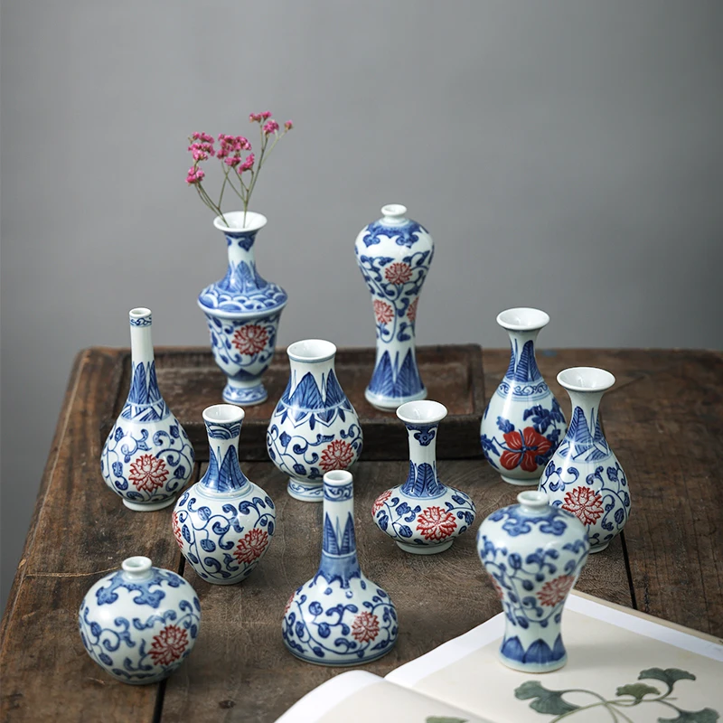 

Antique Underglazed Blue And White Porcelain Ceramic Small Vase Mini Water Nourishing Decoration Tea Tabletop Decoration