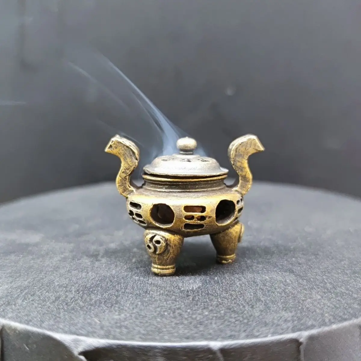 

Mini Brass Bagua Incense Burner Ancient Taoist Copper Coil Holder Tai Chi Decor for Home Altar Desk & Zen Micro-Landscape Gift​