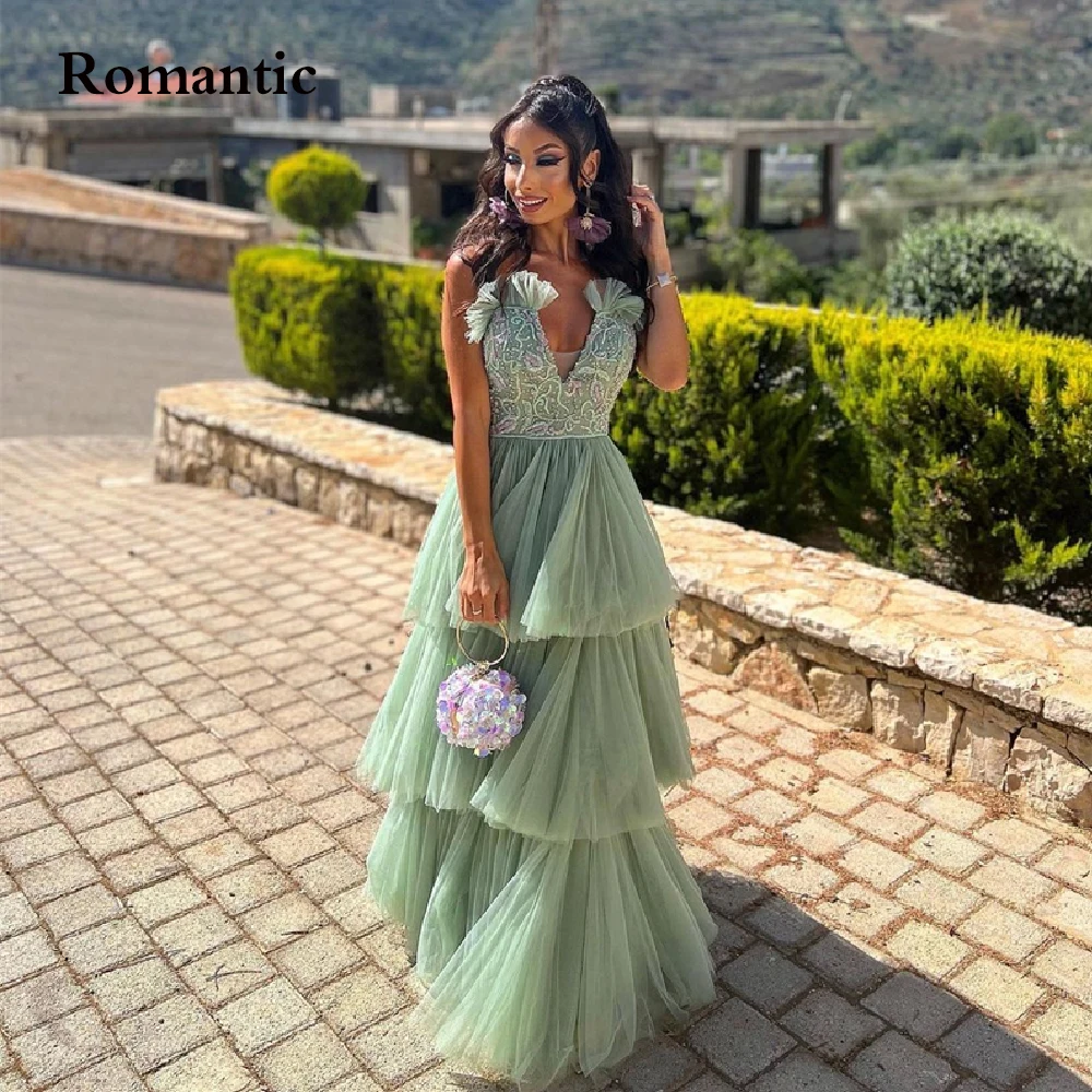 

Romantic Tiered Tulle Evening Dress Sleeveless V Neck With Appliques Saudi Arabia Formal Party Gown Prom Drses For Women Dubai