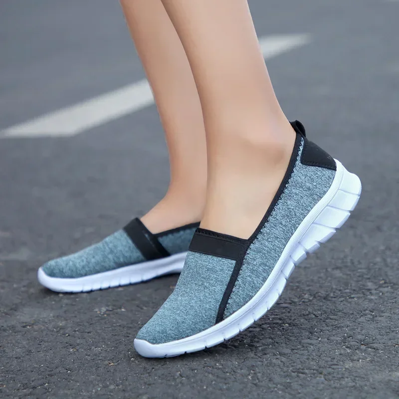 Sneakers Super leggere traspiranti Outdoor amanti antiscivolo scarpe sportive scarpe da corsa per uomo donna scarpe da ginnastica Comfort estate 2024