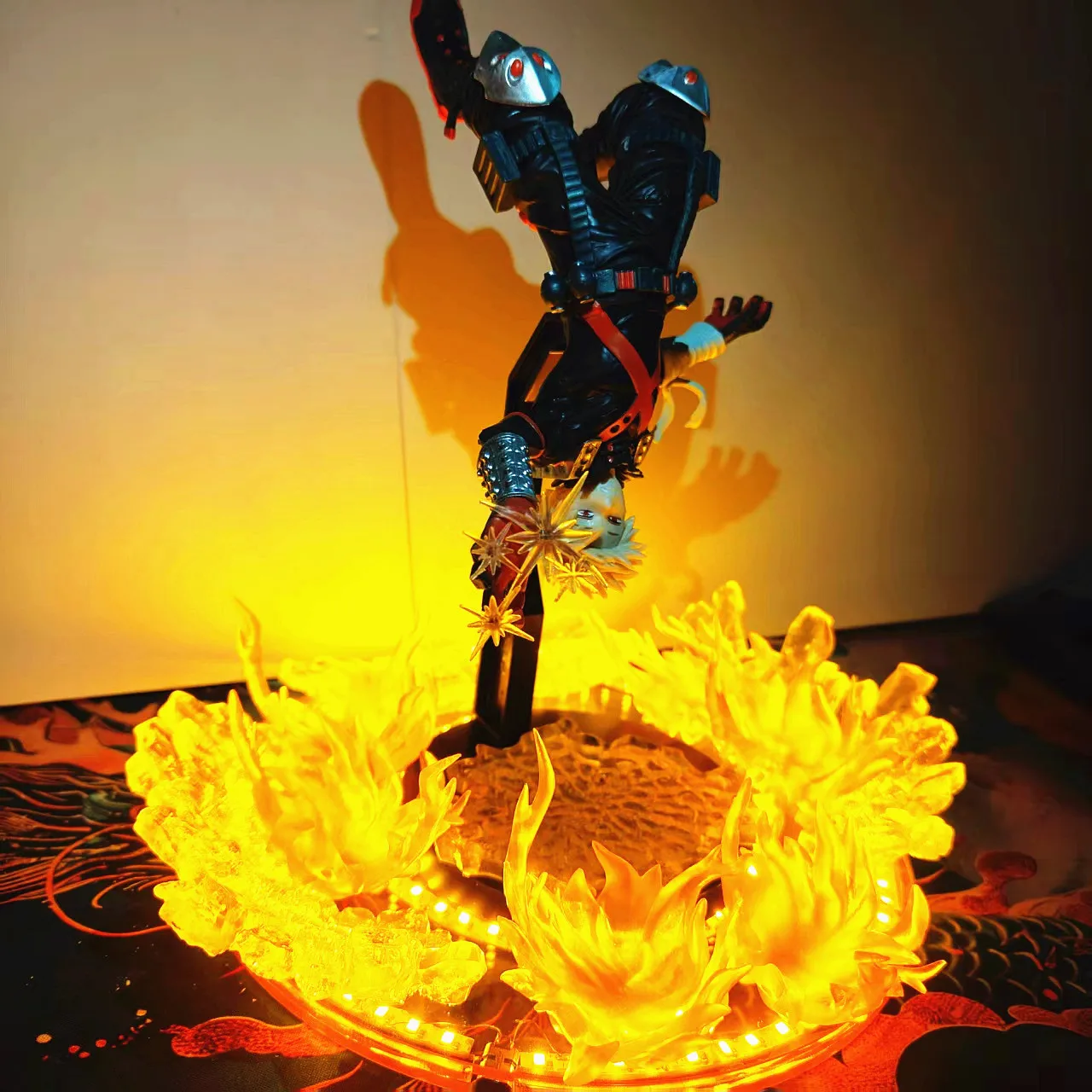 ฟิกเกอร์อนิเมะมายฮีโร่อะคาเดเมีย คาสึกิ บาคุโกะ รุ่นปลุกพลัง พร้อมเอฟเฟกต์การระเบิด  แบบประกอบเอง  วัสดุ PVC ของสะสม