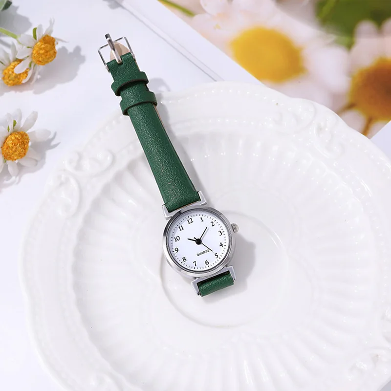 5 Colors Vintage Womens Watches Fashion Circle Student Quartz Watch Bracelet Green Dial Simple Leather Luxury Women Watches Gift