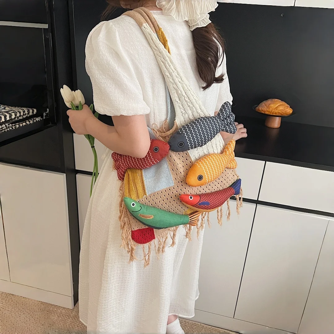 Cute Little Fish Relaxed Knitted Bag 2026 Summer New Commuter Versatile Shoulder Bag Contrasting Cut Out Tote Bag