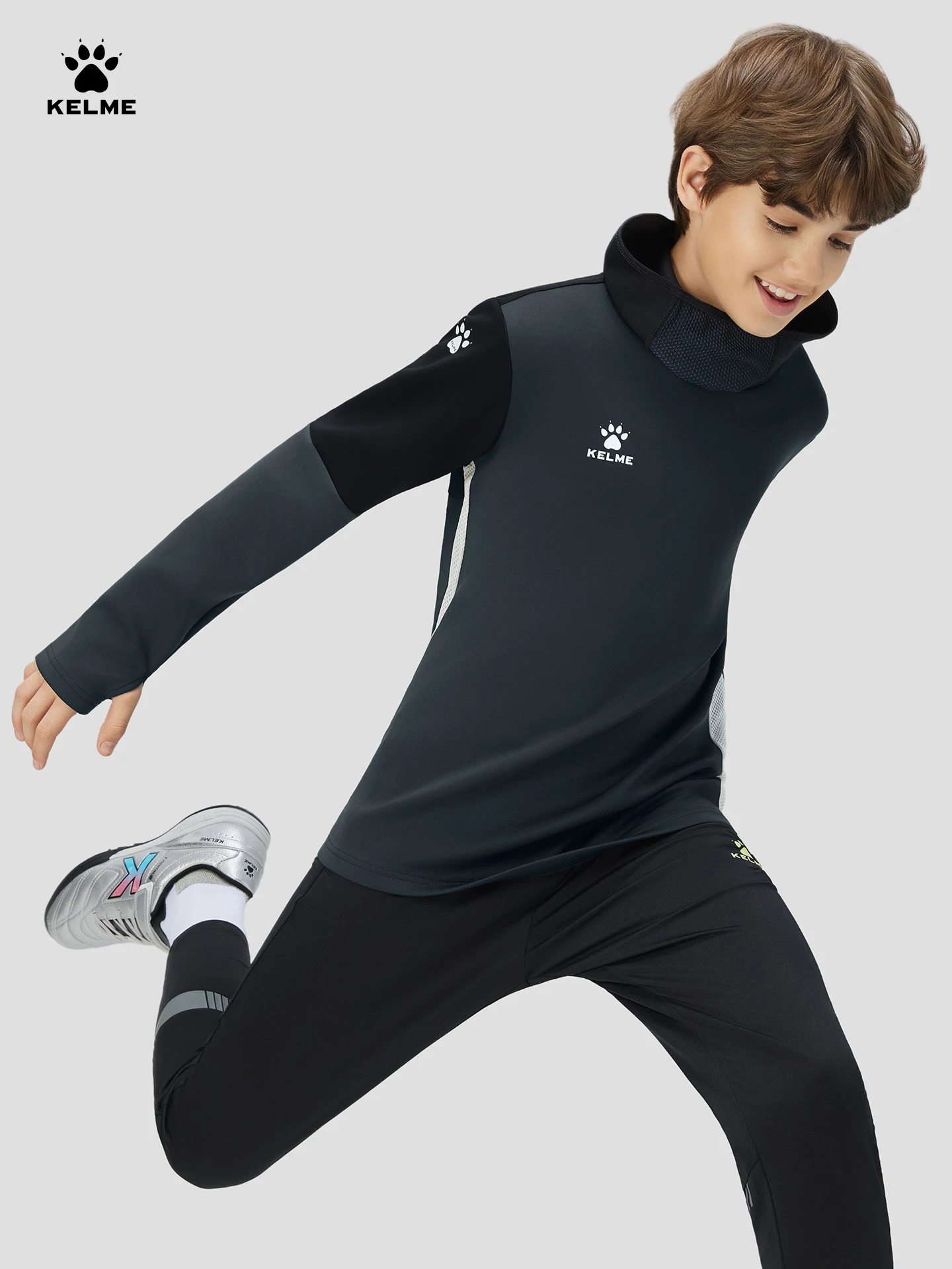 Kelme Abbigliamento da allenamento per calcio per bambini Felpa con cappuccio calda a collo alto da corsa Felpa con cappuccio con maschera a maniche lunghe antivento