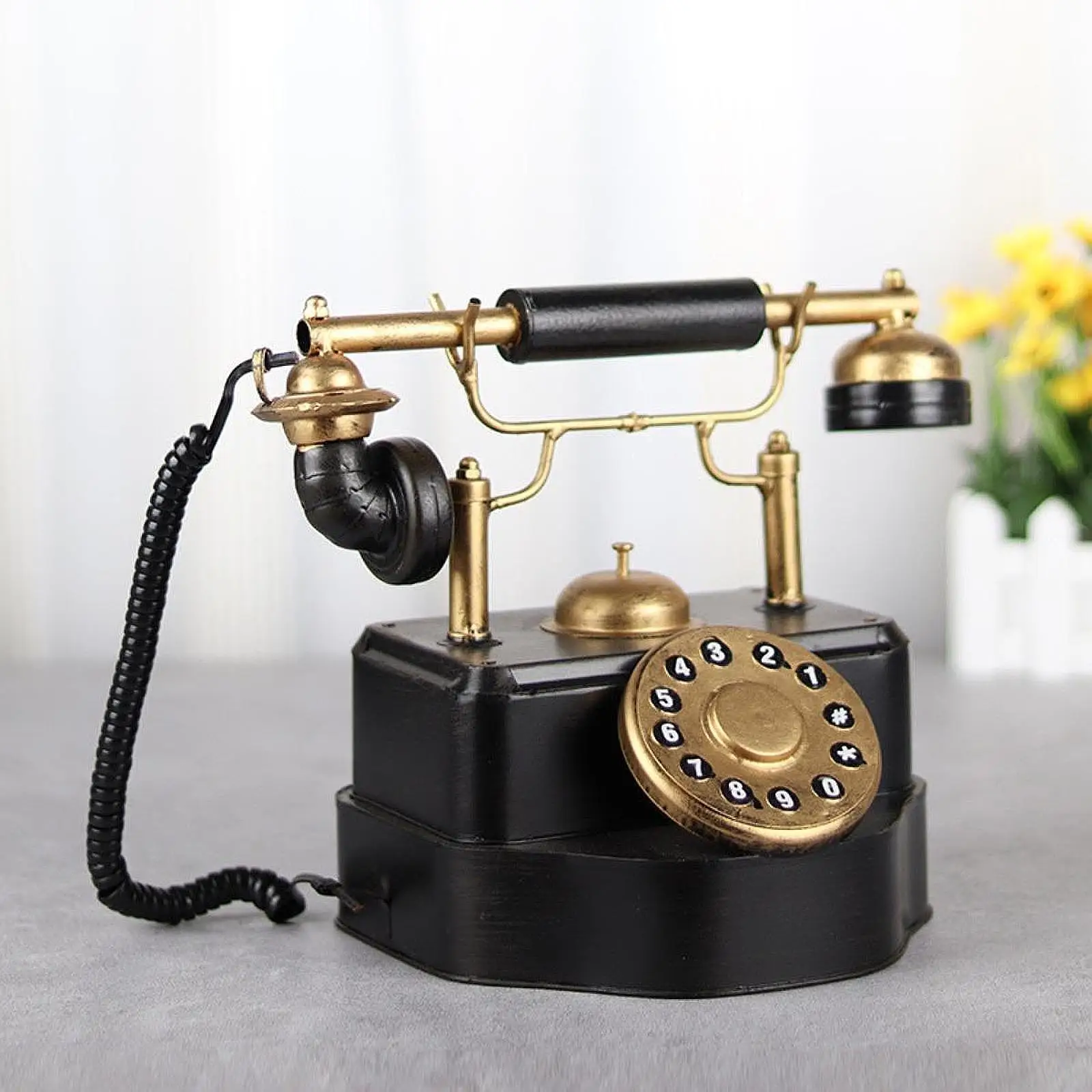 Modello di telefono Ornamento da tavolo Modello di telefono con filo Modello di telefono decorativo in stile retrò per desktop interno della camera da letto dell'hotel
