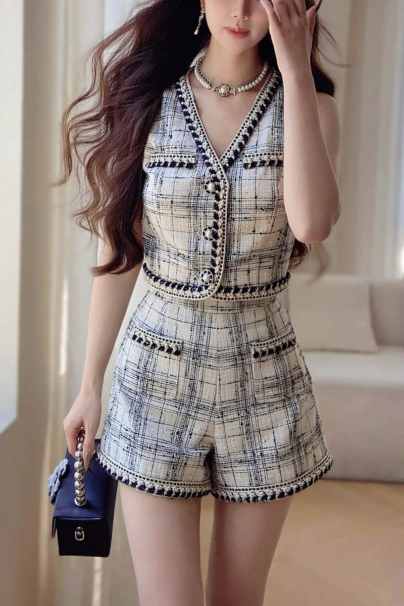 

DABUWAWA Elegantes Vintage 2 Piece Sets Women Outfit Light Weight Fancy Suiting Sleevesless Vest Binding Shorts Y2K DA1BSE045