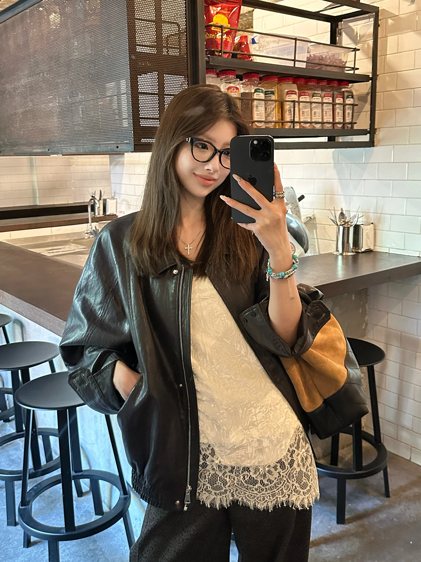 

EKOOL Women's PU Leather Jaet Loose Fit Collar up Jaet Sli Slimming Autumn New Arrival Faionable Versatile Coat