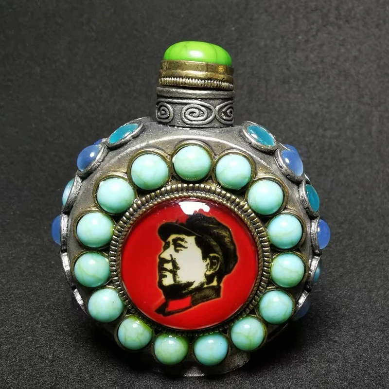 YIZHU CULTUER ART Size 7.8 × 6.5 cm Old Chinese Tibet Silver Inlay Jewelry Painting Mao Zedong Snuff Bottle