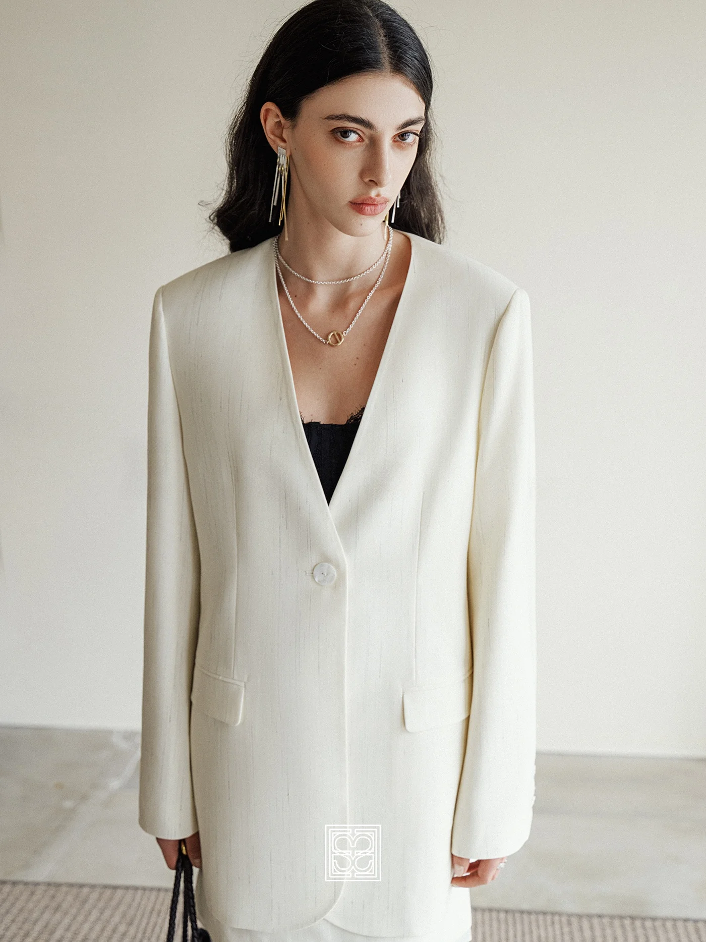 

Костюм-двойка из австралийской шерсти Life Prague Ultrine: юбка и пиджак, приталенный крой, однотонный, тонкий, для офиса