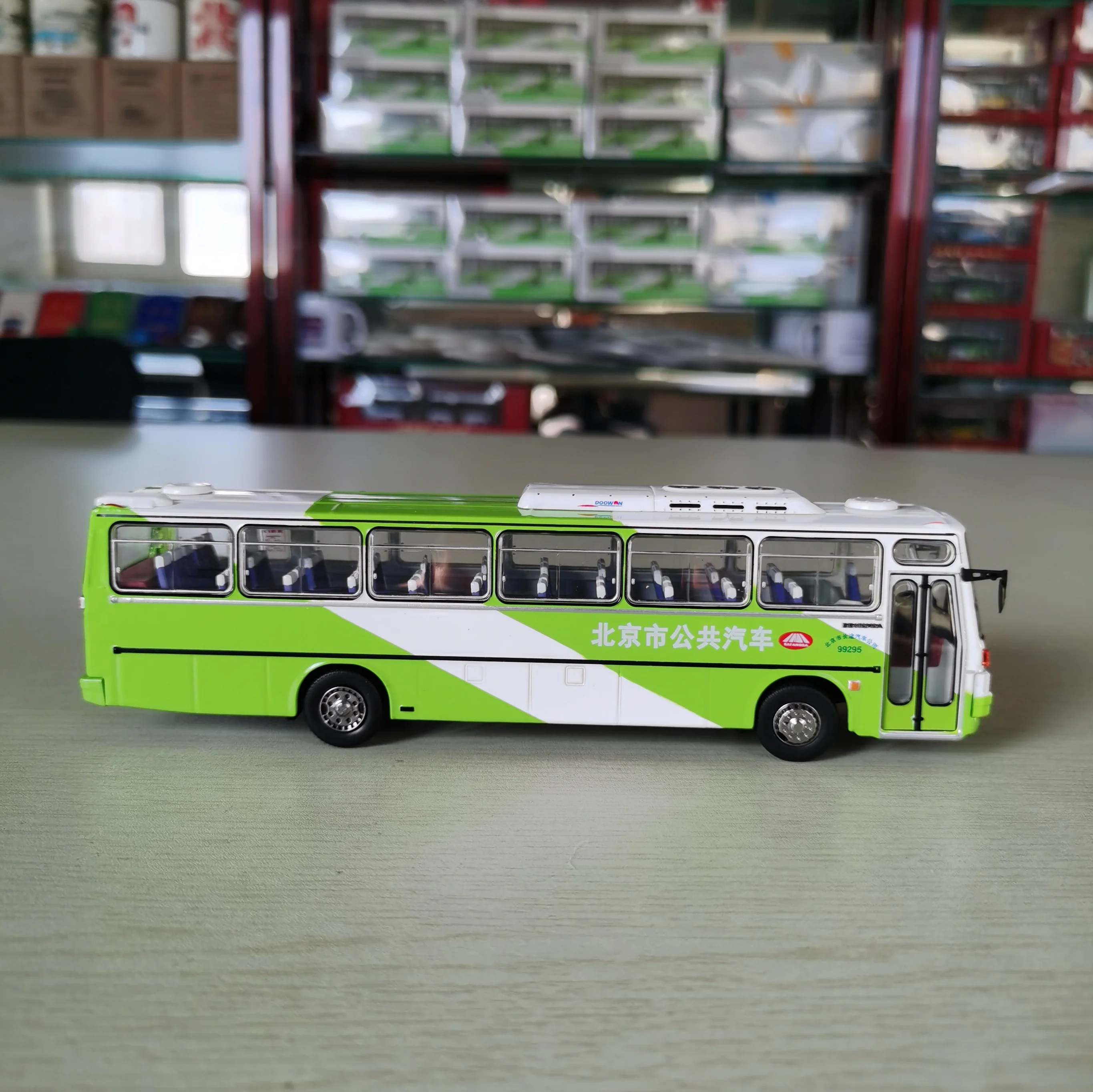 Diecast escala 1:64 ônibus huanghai dd6112h2a 916 bafangda edição modelo de carro brinquedo colecionável presente lembrança exibição ornamento