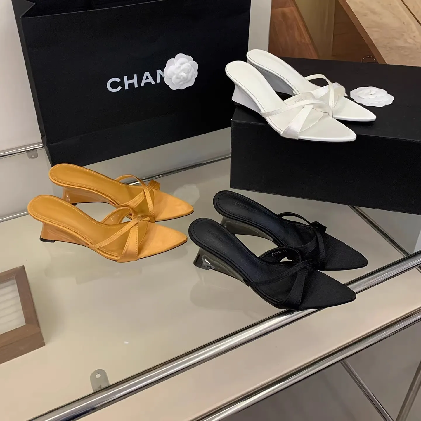 

Sexy Style Pointed Toe Cross-Strap Wedge Slide Sandals for Women, Summer Fashion Elegant Slippers