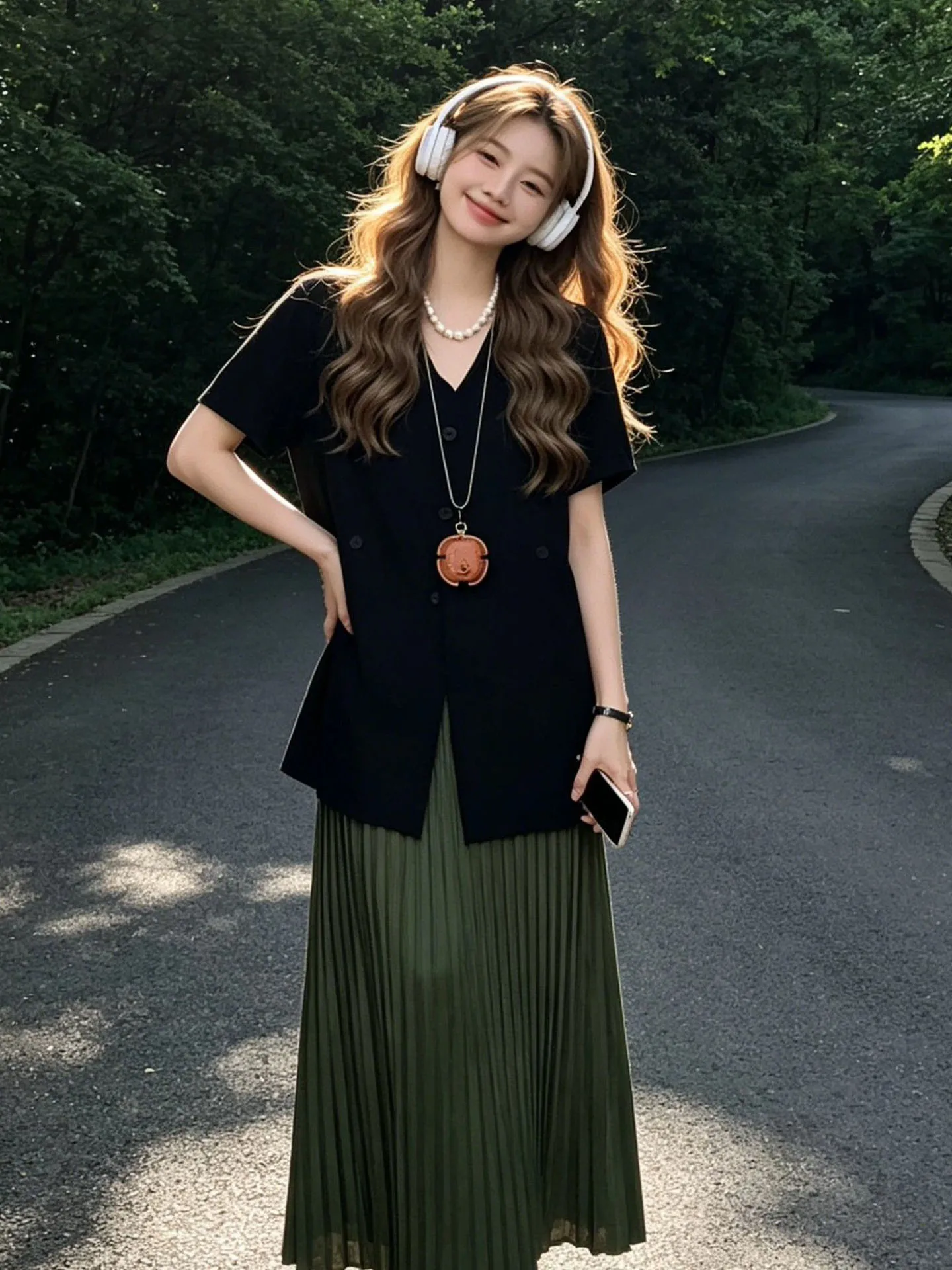 Elegant Casual Women's Suit Set with Shoulder Pads Pure Color Pleated  Skirt Slimming Effect Spring Summer Wear