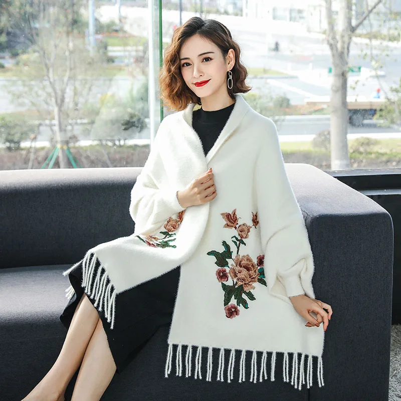 

Oversize Autumn Embroidered Floral Tassel Scarf Soft Faux Mink Velvet Poncho Overcoat Women Batwing Sleeves Wrap Outstreet Wear