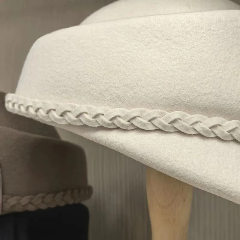 

Elegant Wool Felt Berets Fedora Hats Women Winter Hat Pillbox Cap Ladies Bow Fascinator Hat Derby Wedding Ceremony Church Hat