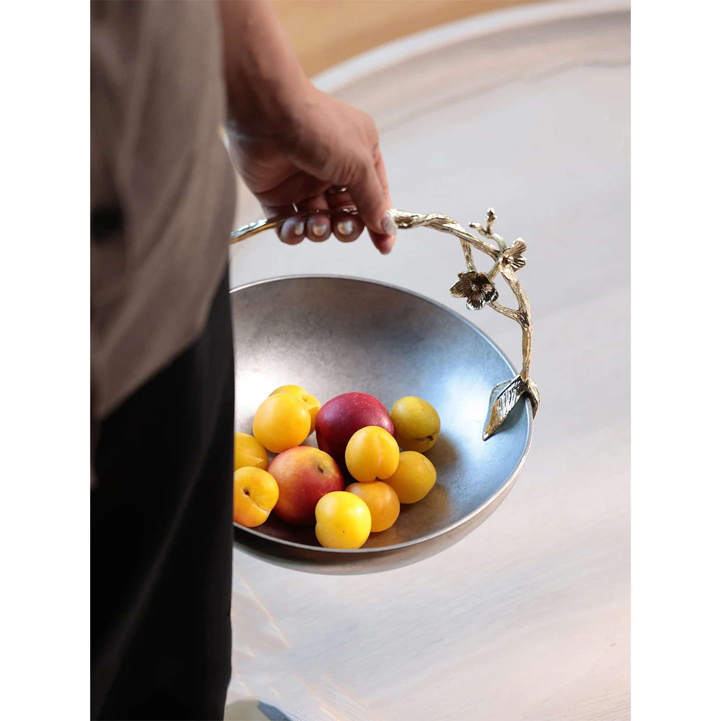 Home Living Room Desktop Storage Modern Silver Texture Hand Carved Stainless Steel Handle Fruit Basket