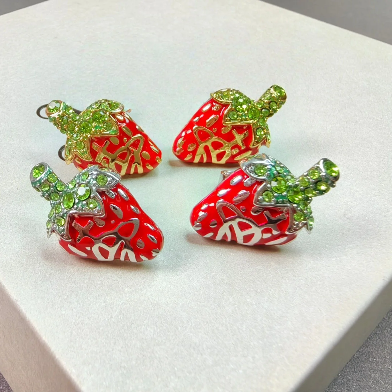 

Серьги-гвоздики из стерлингового серебра 925 пробы, милые, сладкие, нежные, маленькие, клубничные, креативный дизайн, женские элегантные очаровательные серьги-гвоздики, незаменимые для банкета