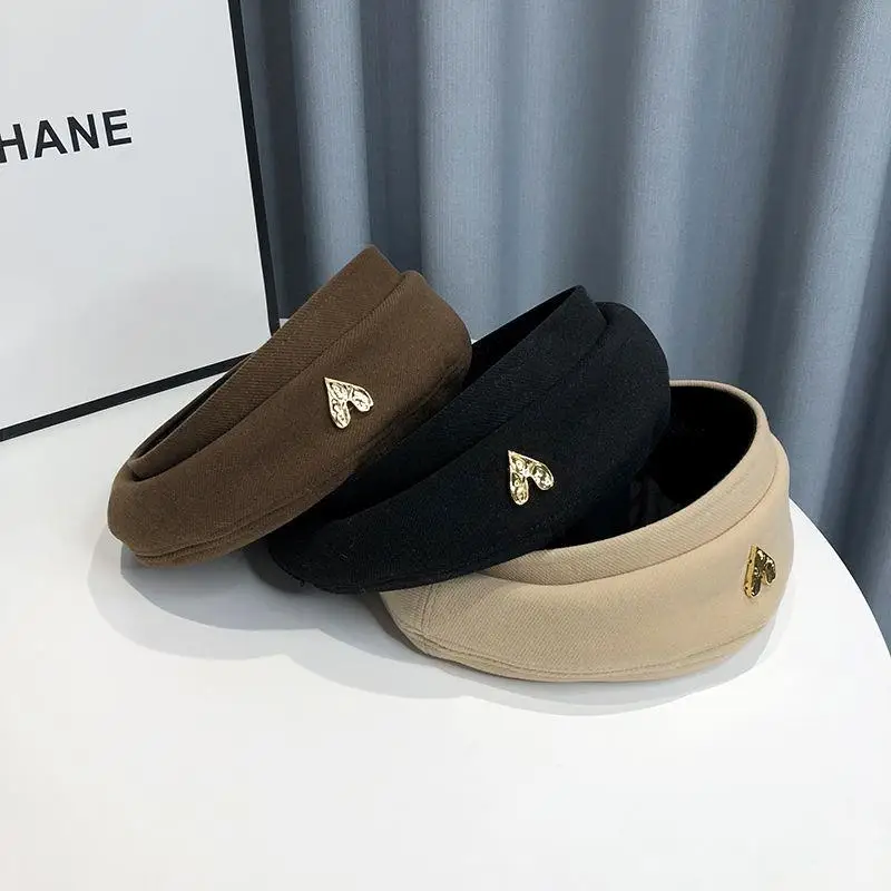 

Love Gold Badge Beret Painter Hat Vintage French Top Cap Style Progressive Hat Autumn Winter Street Octagonal Beret Caps