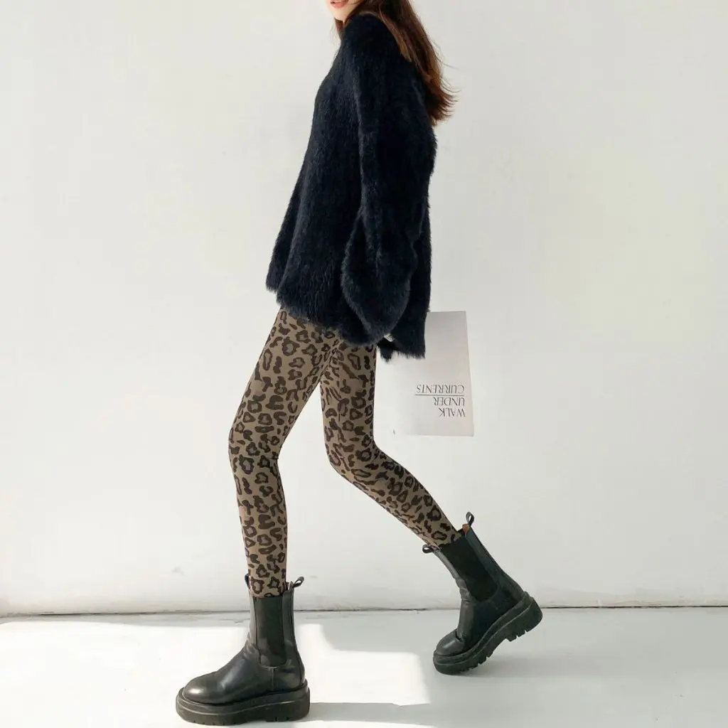 

Autumn Winter Velvet Nine-Point Pants Leopard Print Brushed Warm Slimming Hip Lifting Fashionable Base Layer Trousers